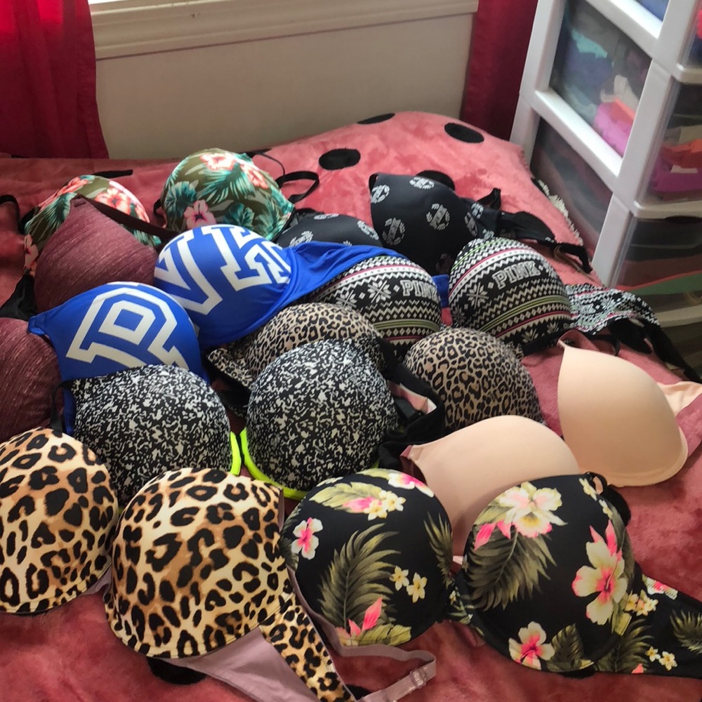 10 pink VS wear everywhere padded bras 💕💕